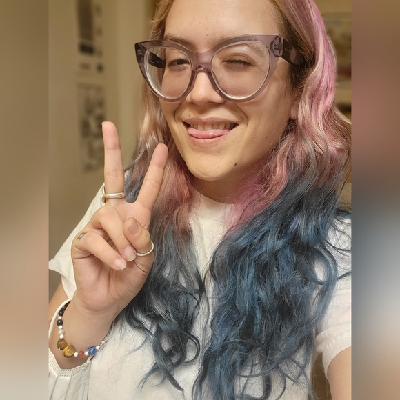 Meet your Posher, Bridgette!! - Picture 2 of 2